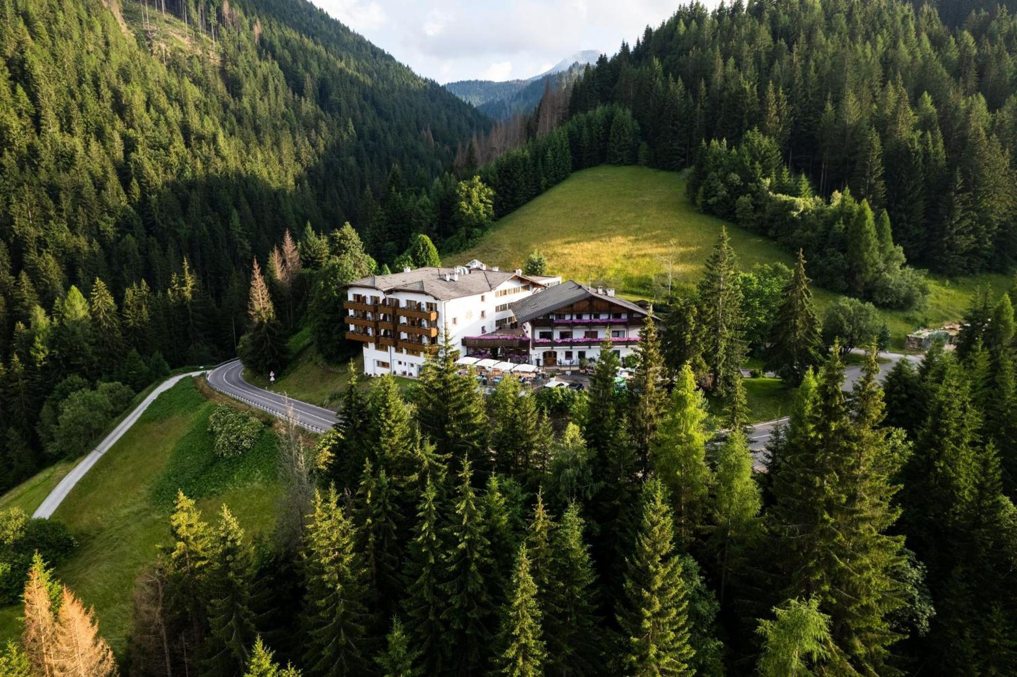 Ganischgerhof Mountain Resort & Spa Нова-Поненте Экстерьер фото